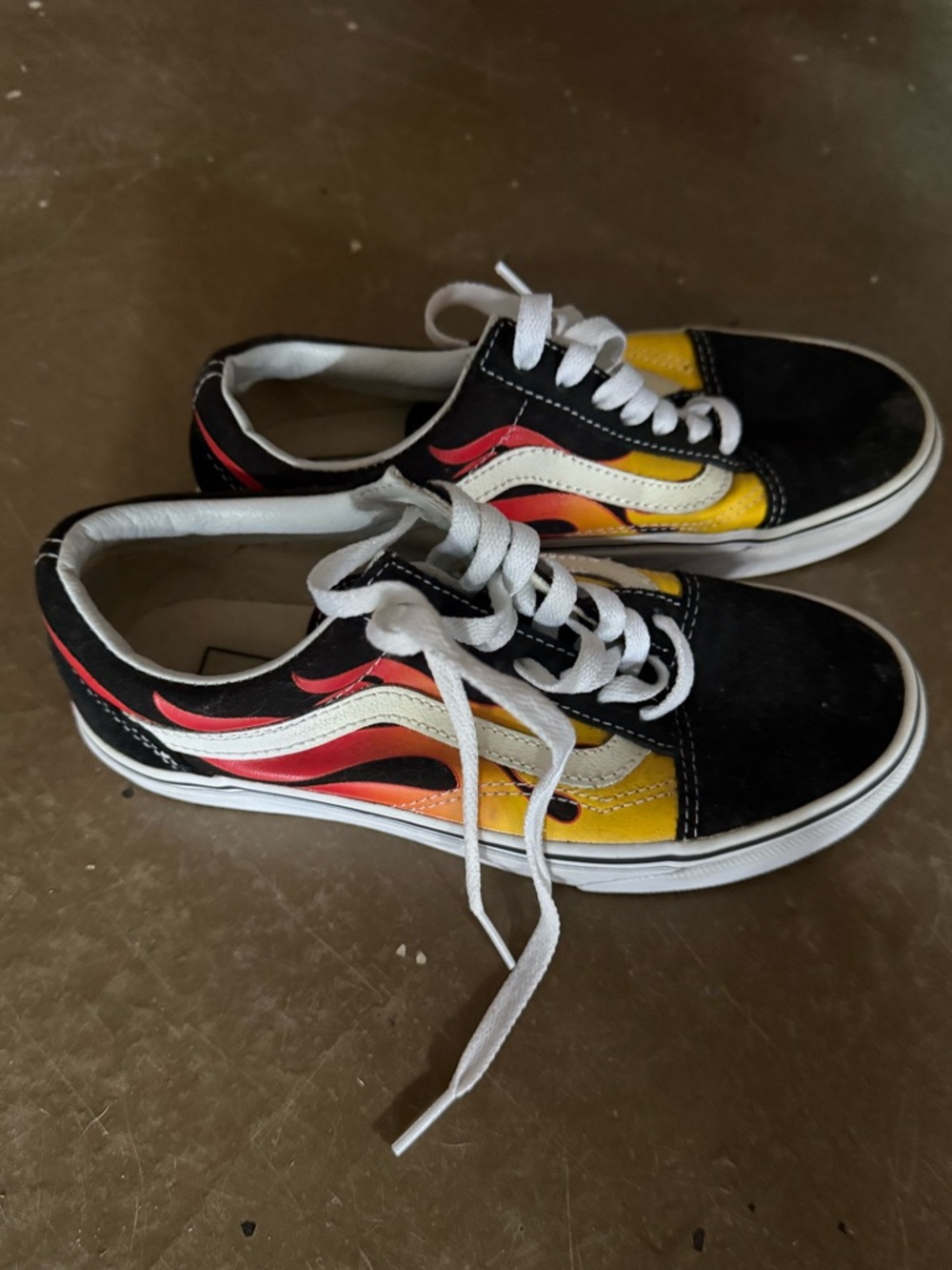 VANS OLD SKOOL FLAME
Low-Top Sneakers